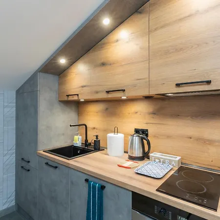 Urban Five #5 - Free Parking - Stylish One-Bedroom Apartments With Kitchen & Parking Appartamento