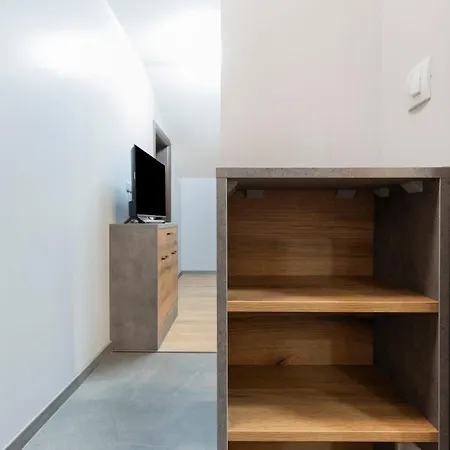 Appartamento Urban Five #5 - Free Parking - Stylish One-Bedroom Apartments With Kitchen & Parking