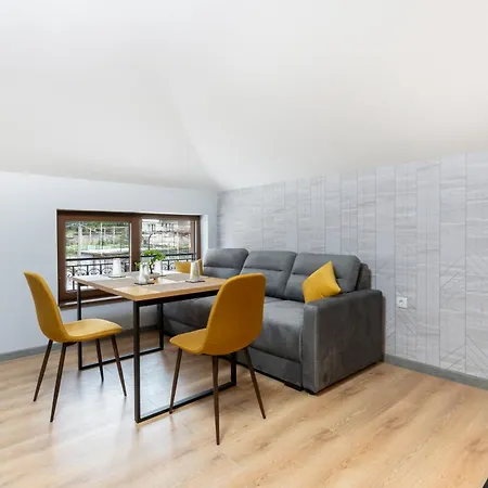 Urban Five #5 - Stylish One-bedroom With Kitchen & Parking Apartmán Veliko Tarnovo