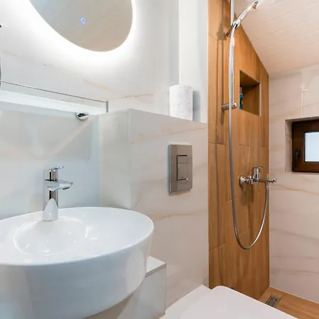 Appartamento Urban Five #5 - Free Parking - Stylish One-Bedroom Apartments With Kitchen & Parking Veliko Tărnovo