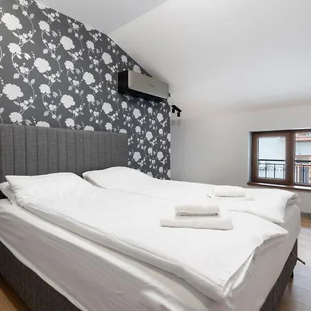 Urban Five #5 - Free Parking - Stylish One-Bedroom Apartments With Kitchen & Parking Appartamento
