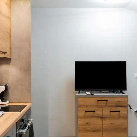 Urban Five #5 - Free Parking - Stylish One-Bedroom Apartments With Kitchen & Parking Veliko Tărnovo
